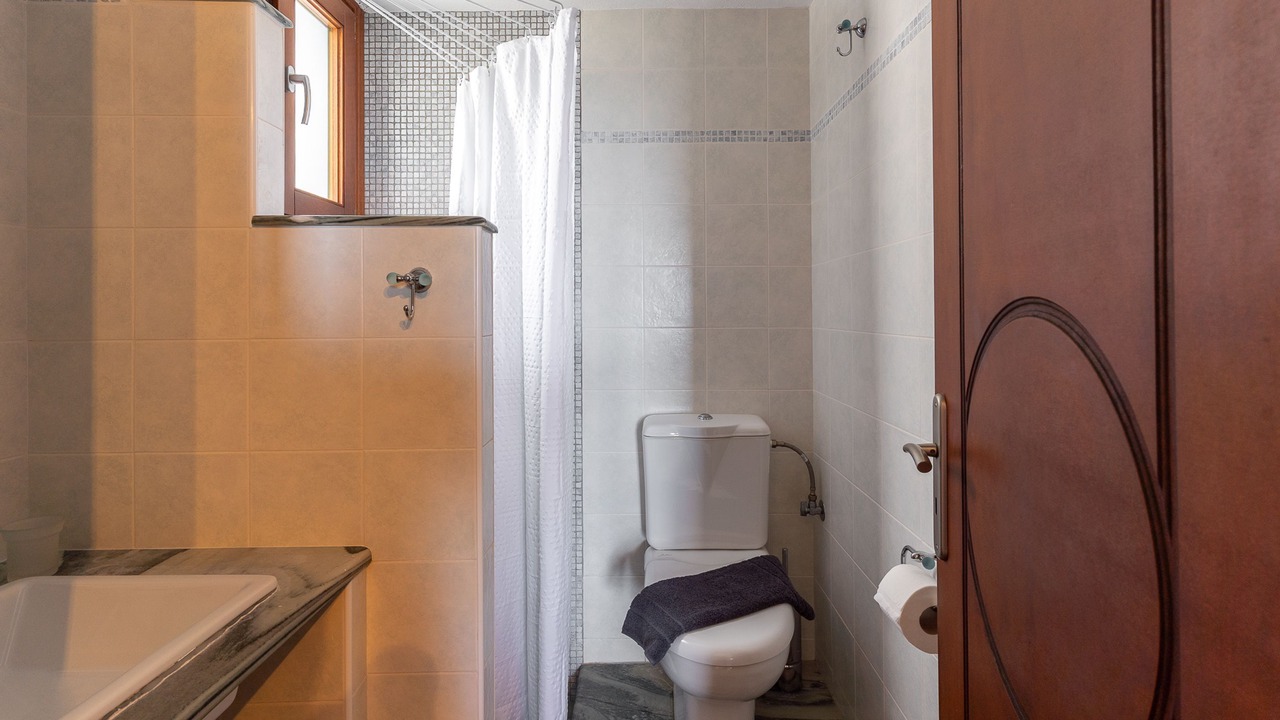 Photo of Bathroom in Platis Gialos