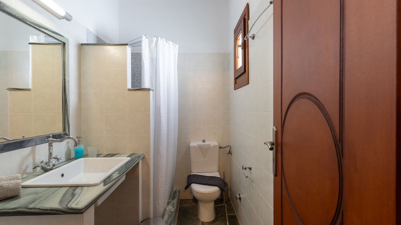 Photo of Bathroom in Platis Gialos