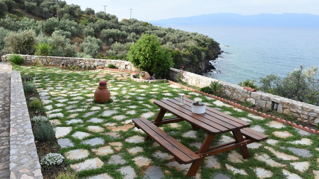 Photo of Outdoor in Sourpi