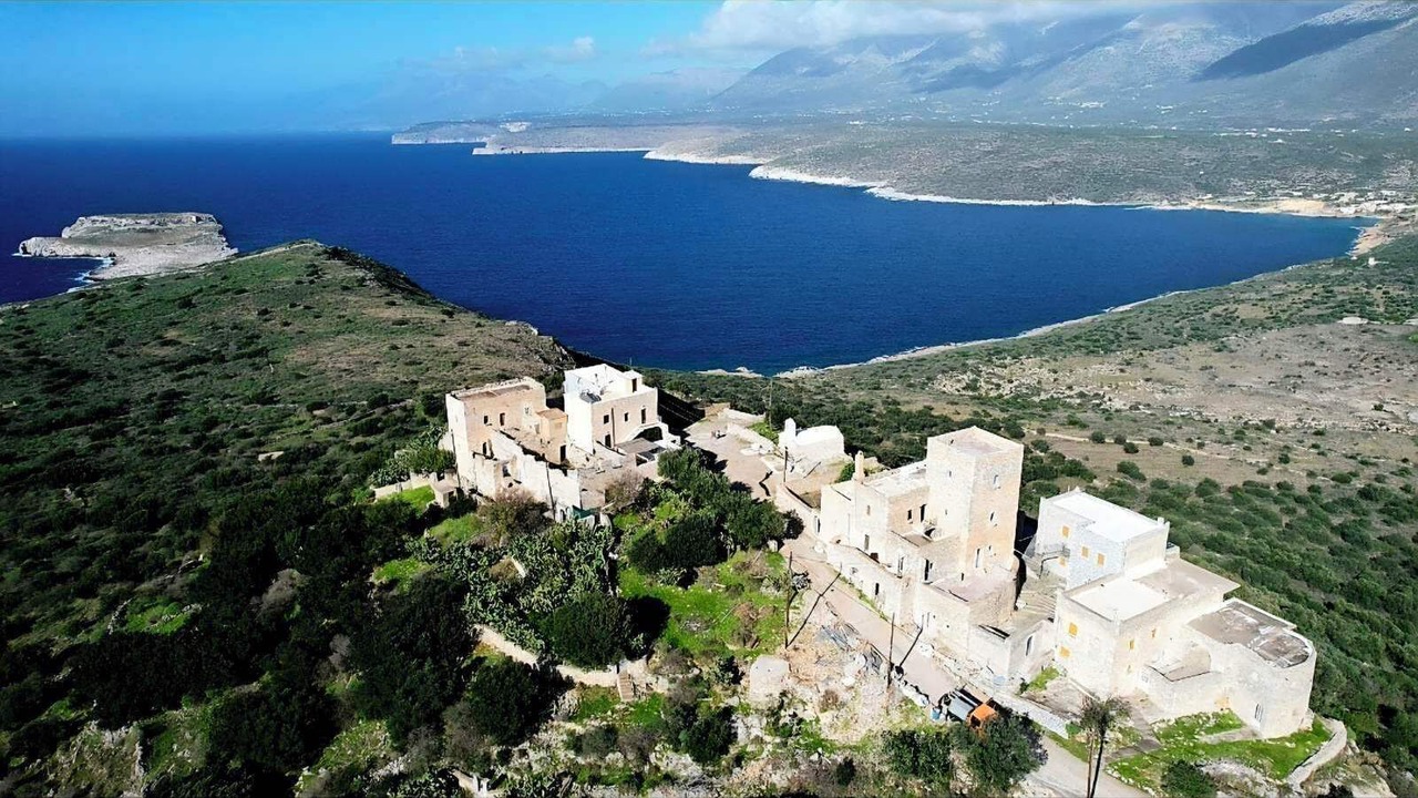 Photo of Outdoor in Omales