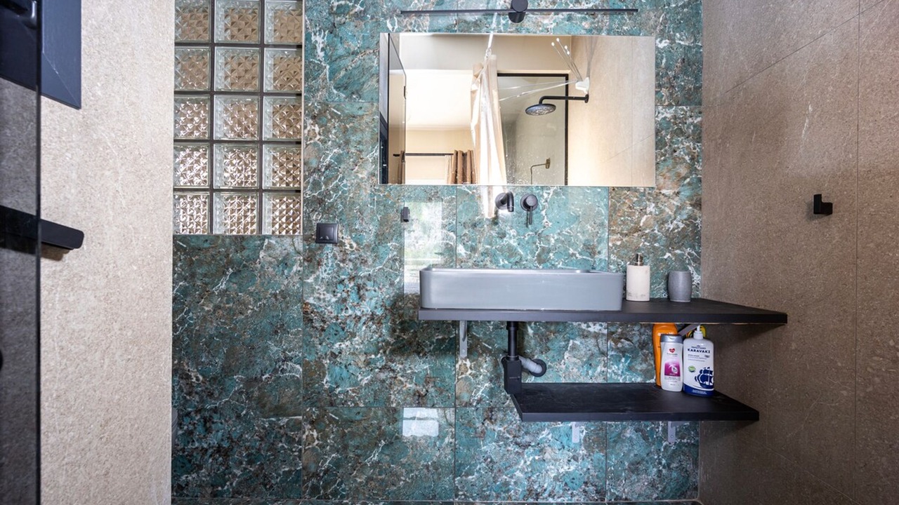 Photo of Bathroom in Peiraiki