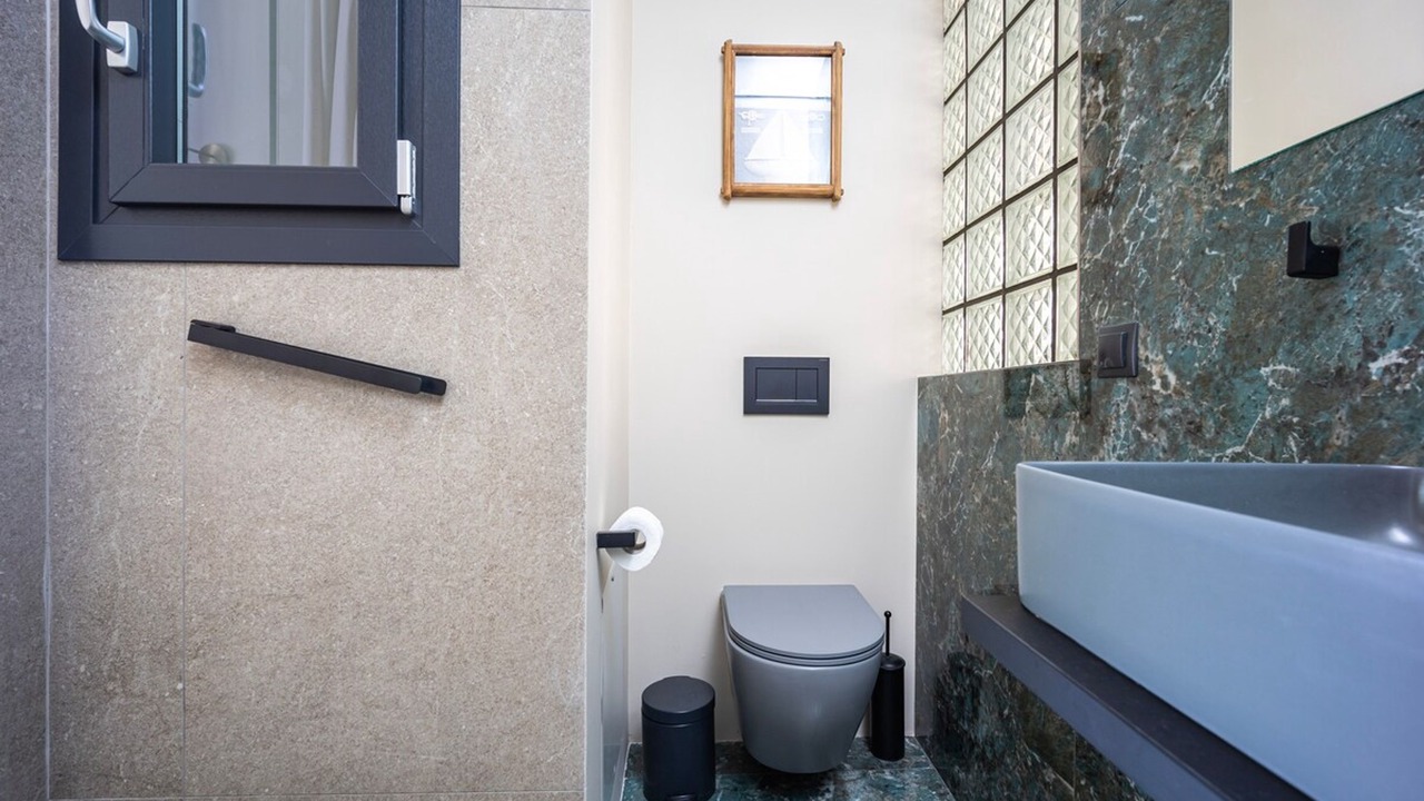 Photo of Bathroom in Peiraiki