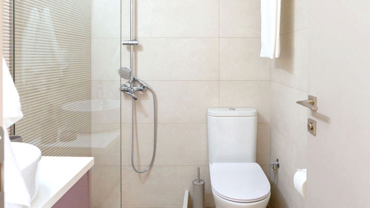 Photo of Bathroom in Paralia