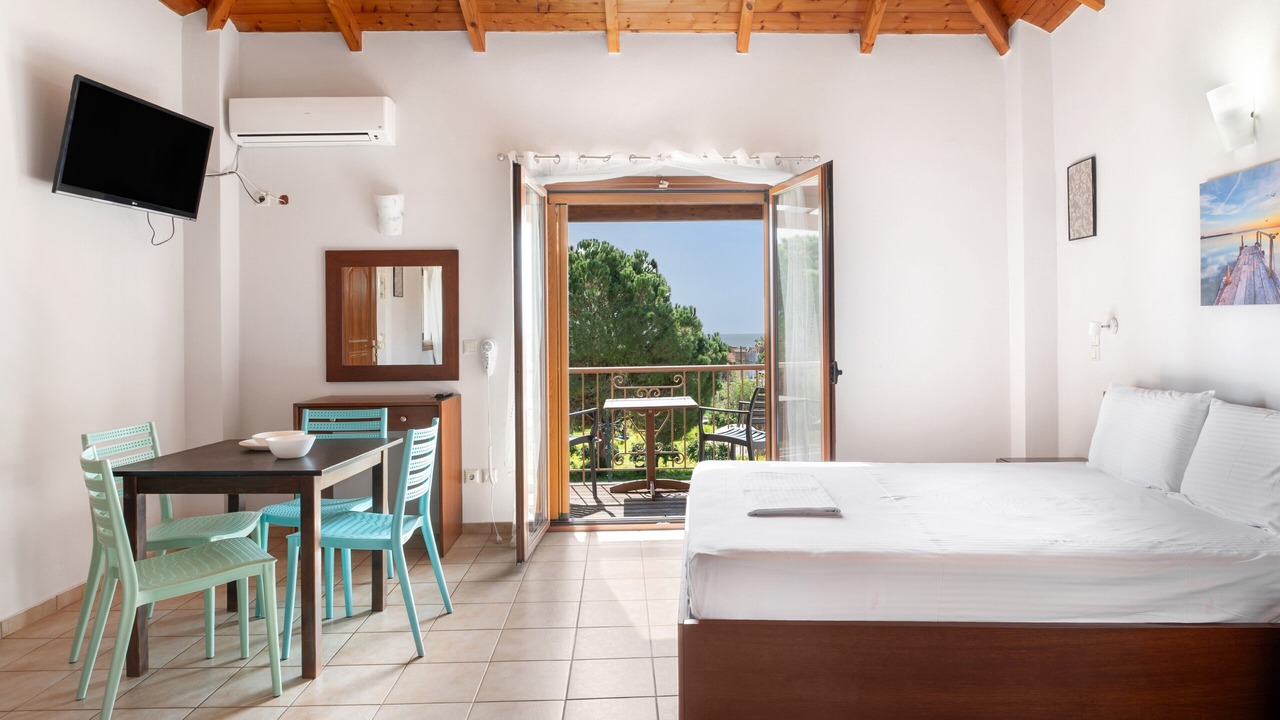 Photo of Bedroom in Foinikounta