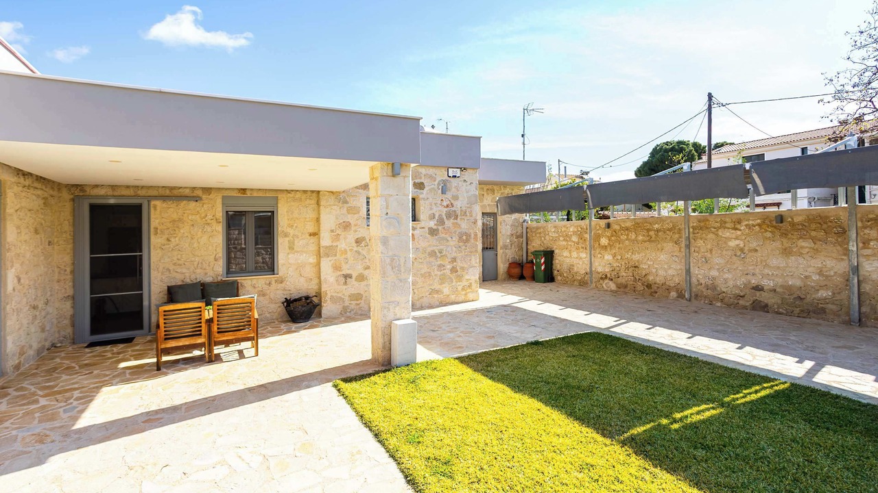 Photo of Outdoor in Isthmia