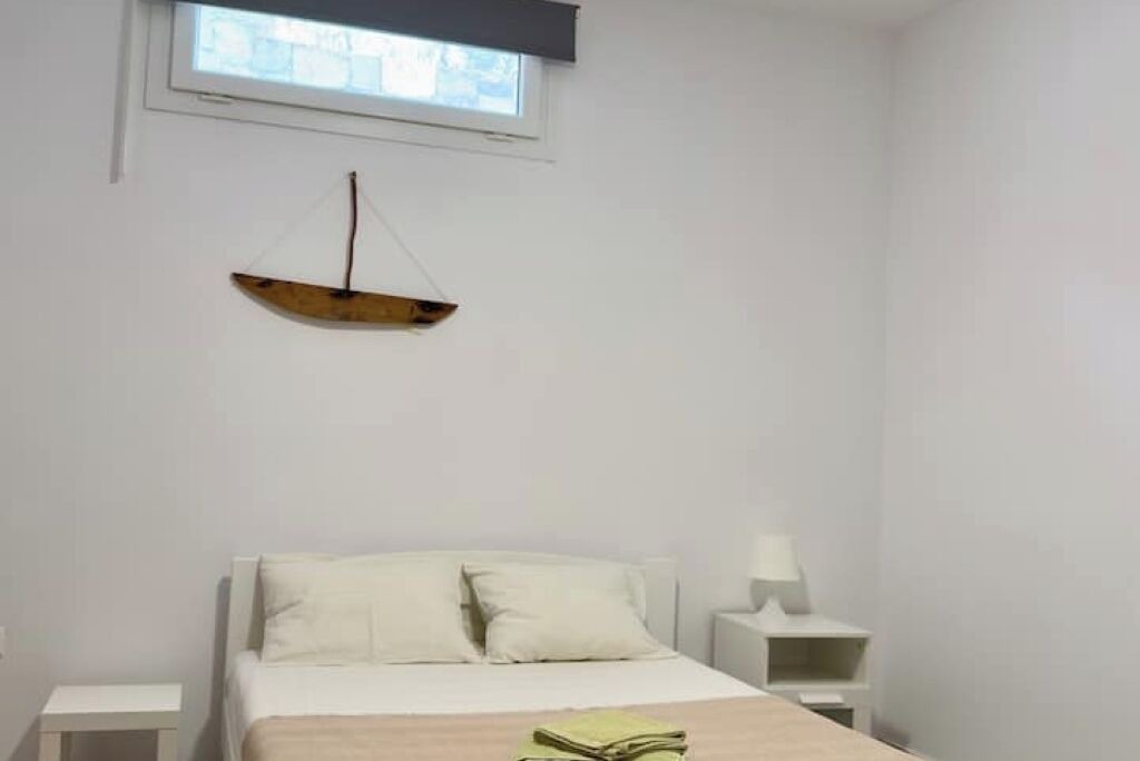 Photo of Bedroom in Milos
