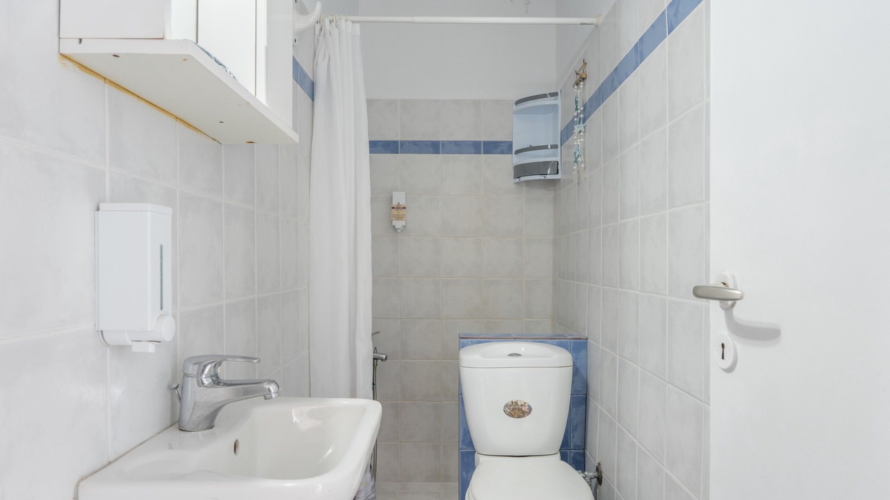 Photo of Bathroom in Katapola