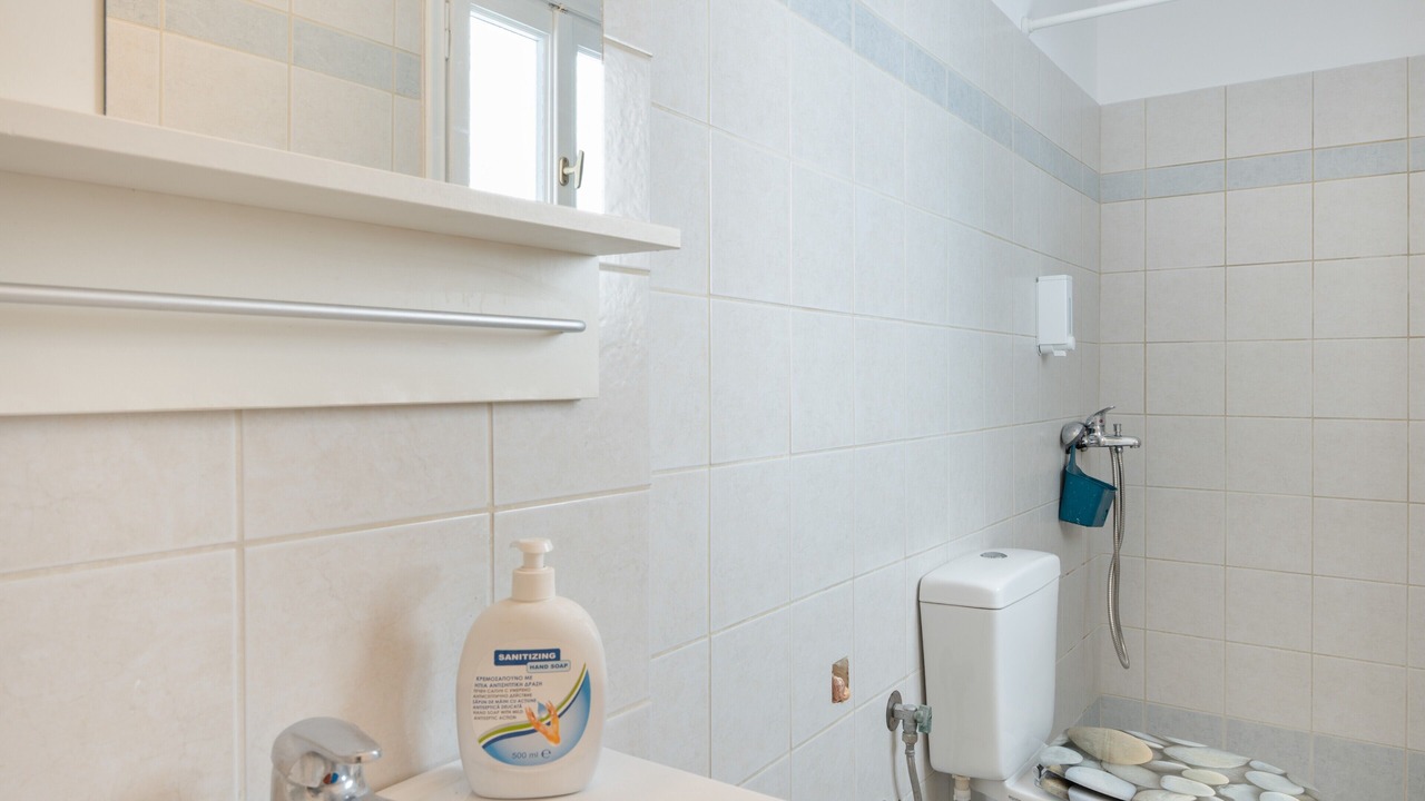 Photo of Bathroom in Katapola