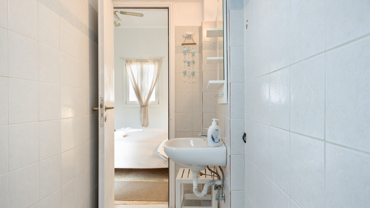 Photo of Bathroom in Katapola