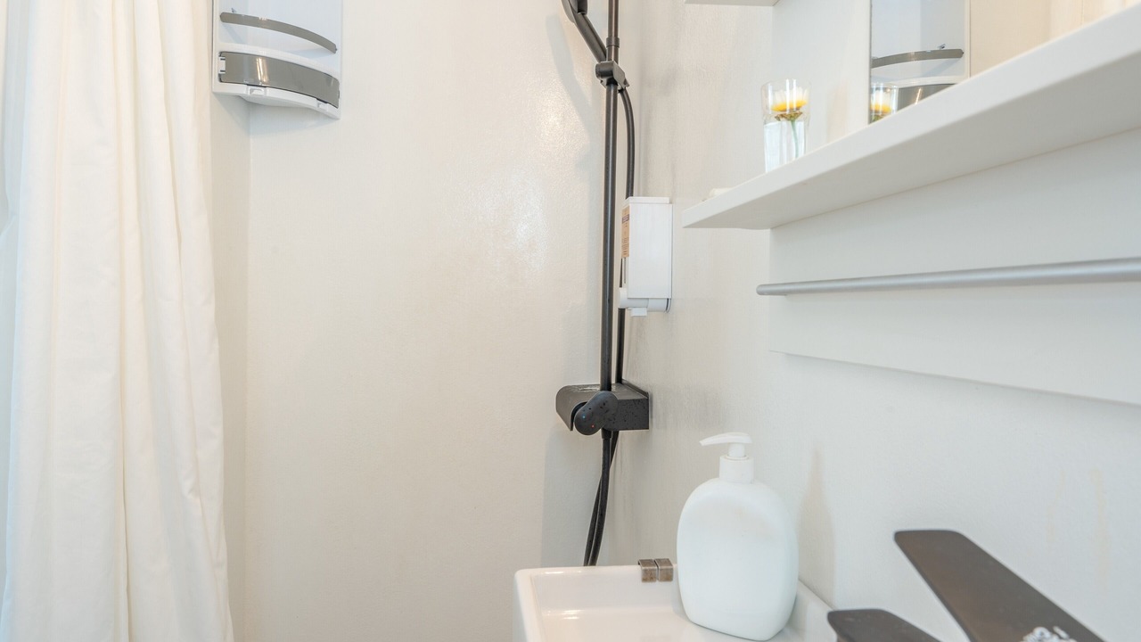 Photo of Bathroom in Katapola