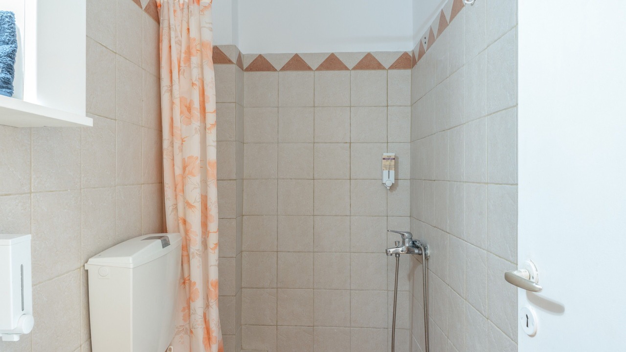 Photo of Bathroom in Katapola