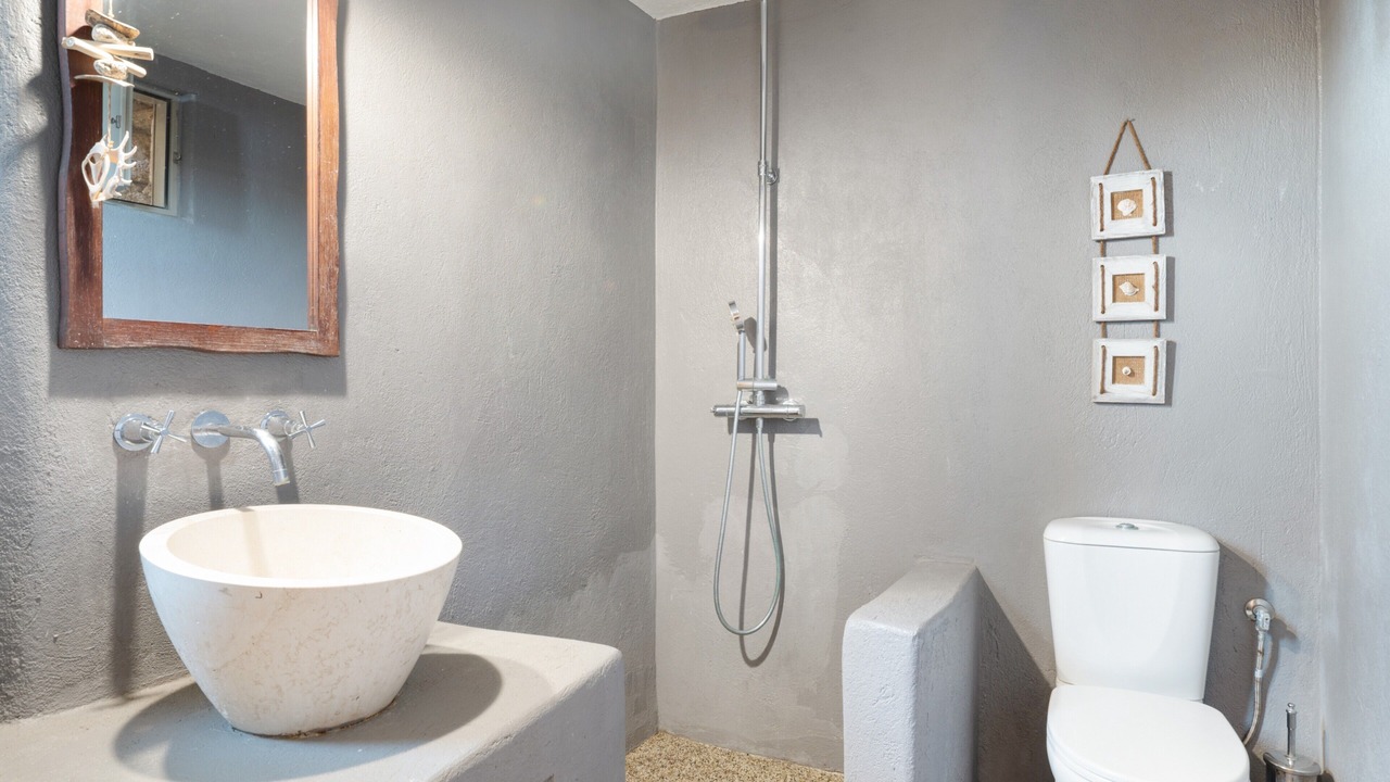 Photo of Bathroom in Faros Armenistis