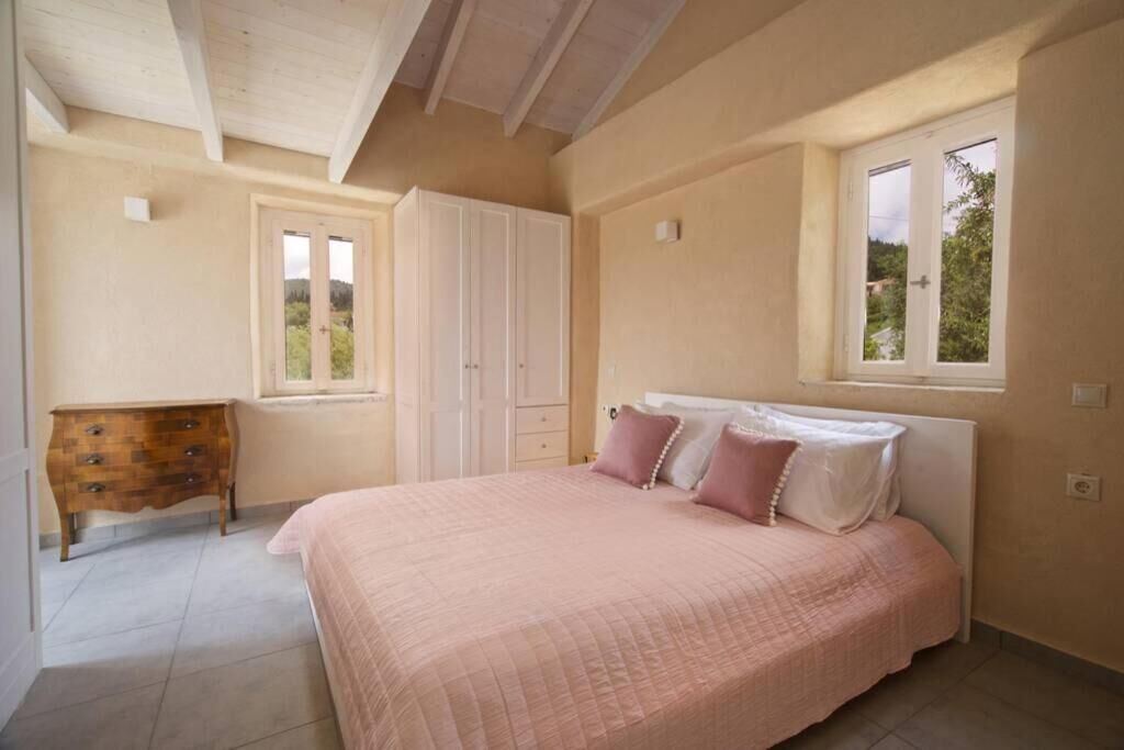 Photo of Bedroom in Tselendata