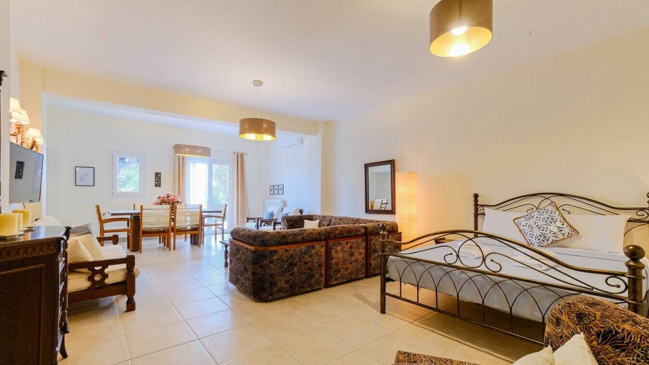 Photo of Livingroom in Elia Nikitis
