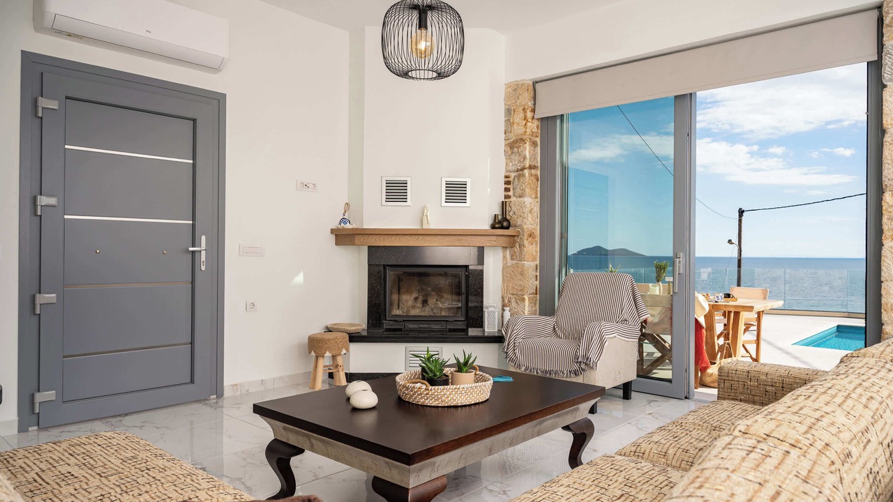 Photo of Livingroom in Ormos Koumeikon