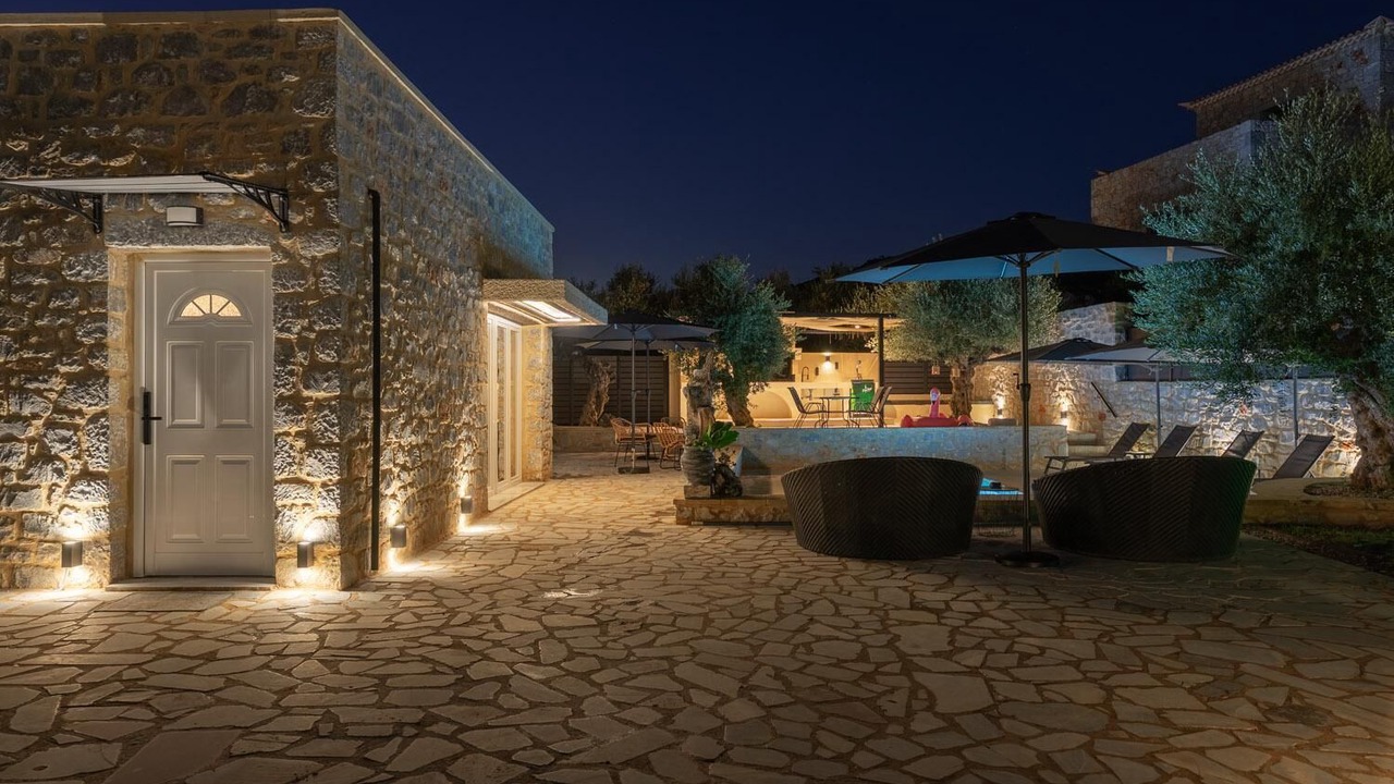Photo of Patio Balcony in Lefktron