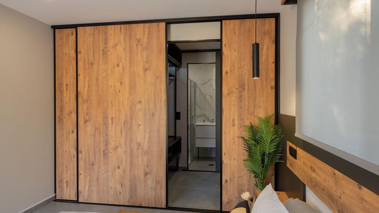 Photo of Bedroom in Lefktron