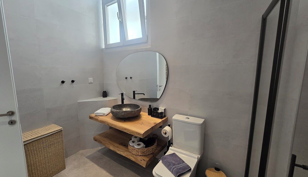 Photo of Bathroom in Xirolivado