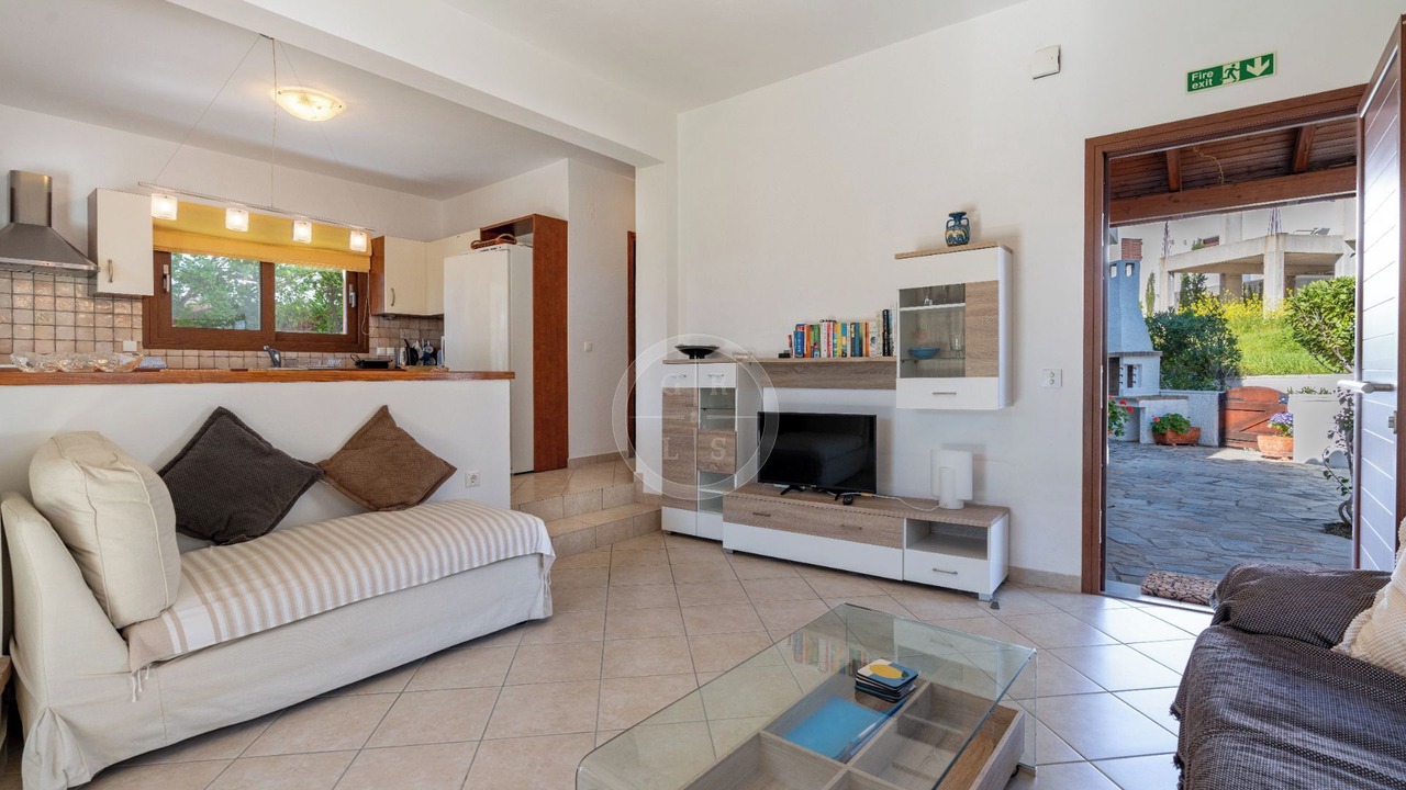 Photo of Livingroom in Plepi