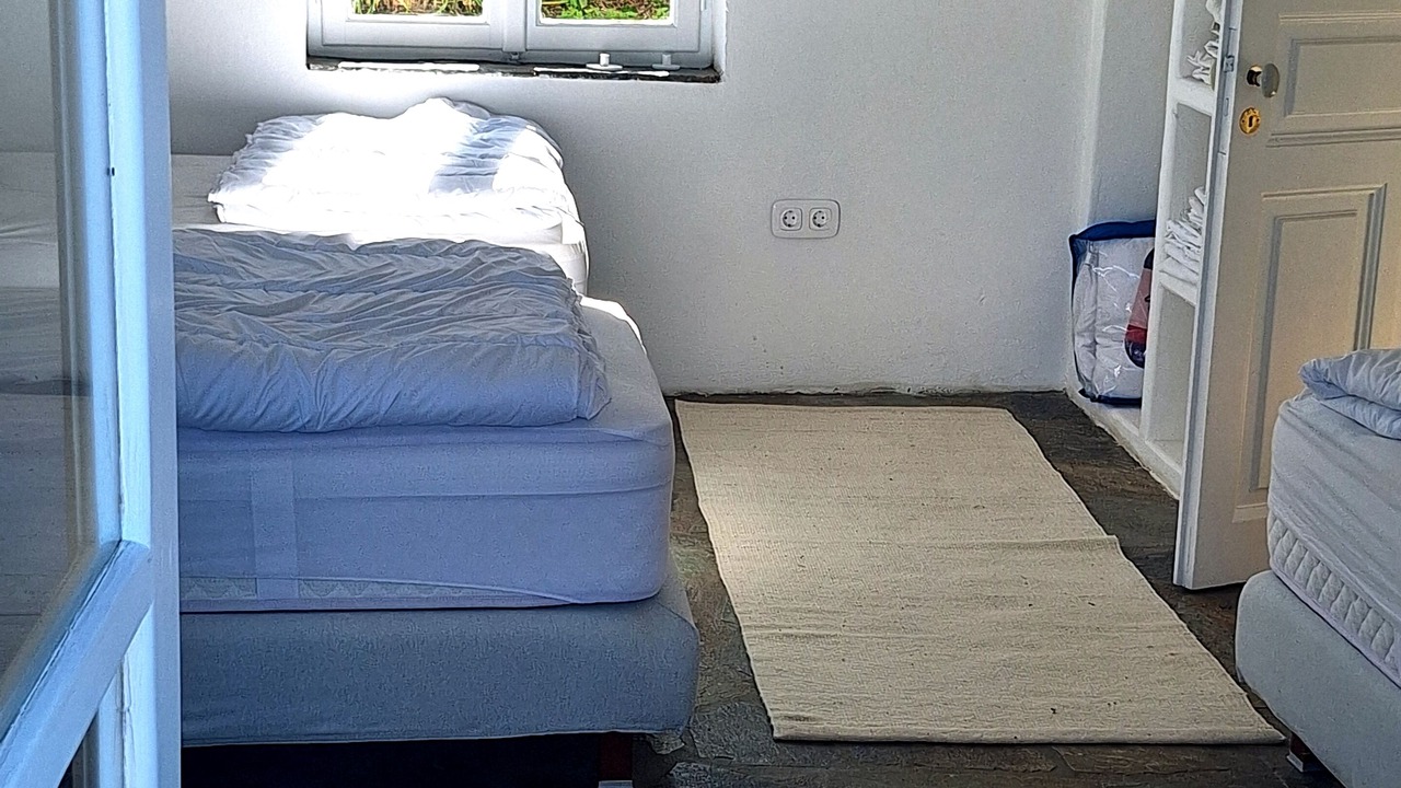 Photo of Bedroom in Idhra