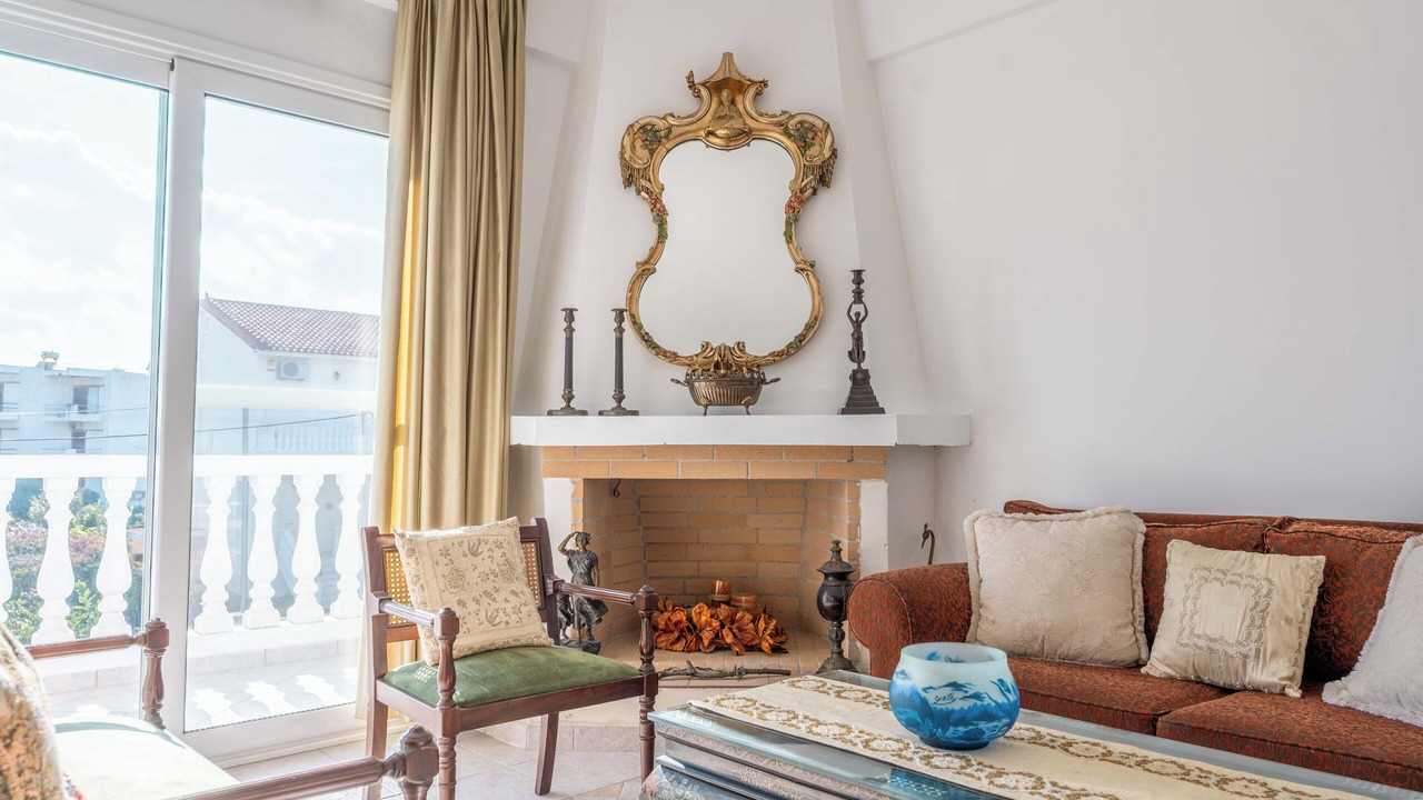 Photo of Livingroom in Assos-Lechaio