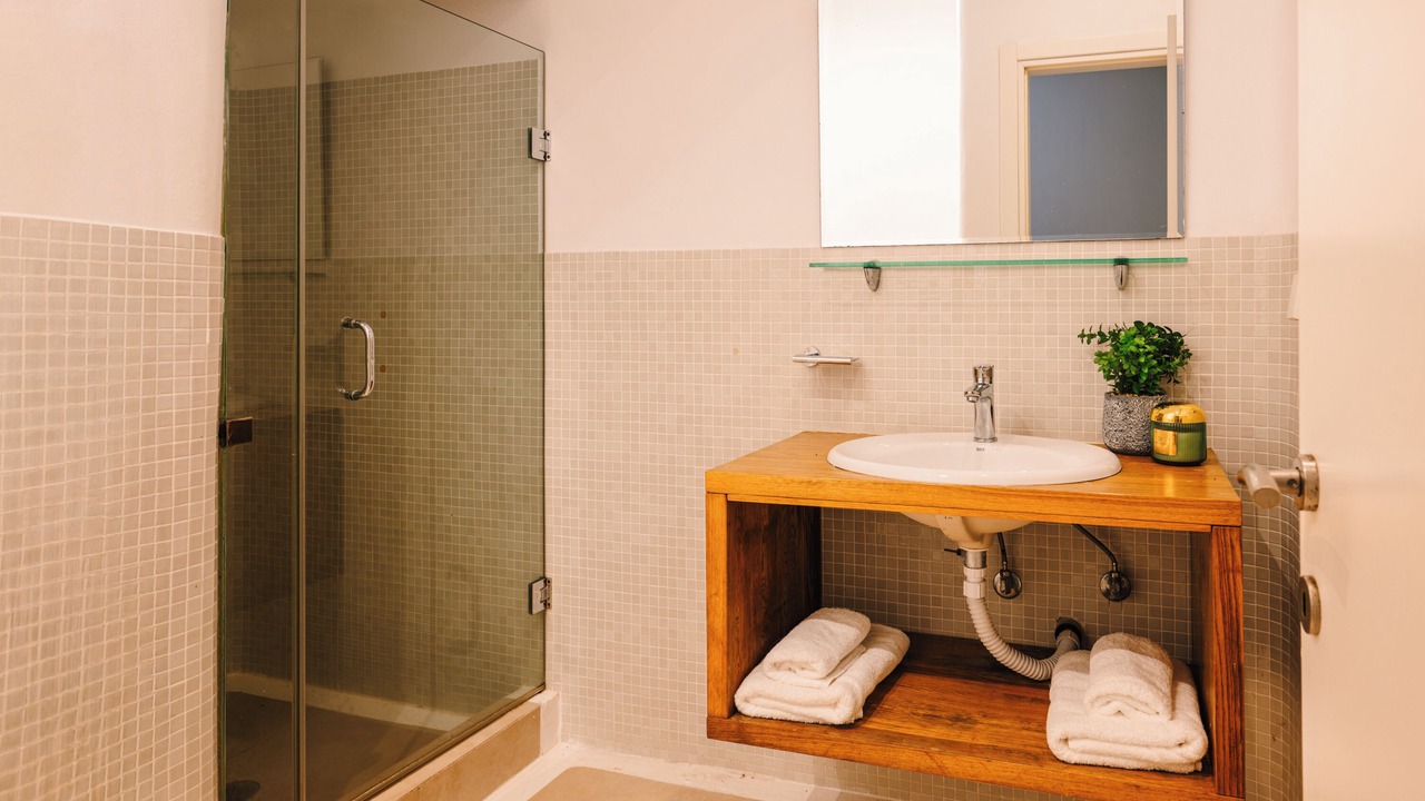 Photo of Bathroom in Tourlos