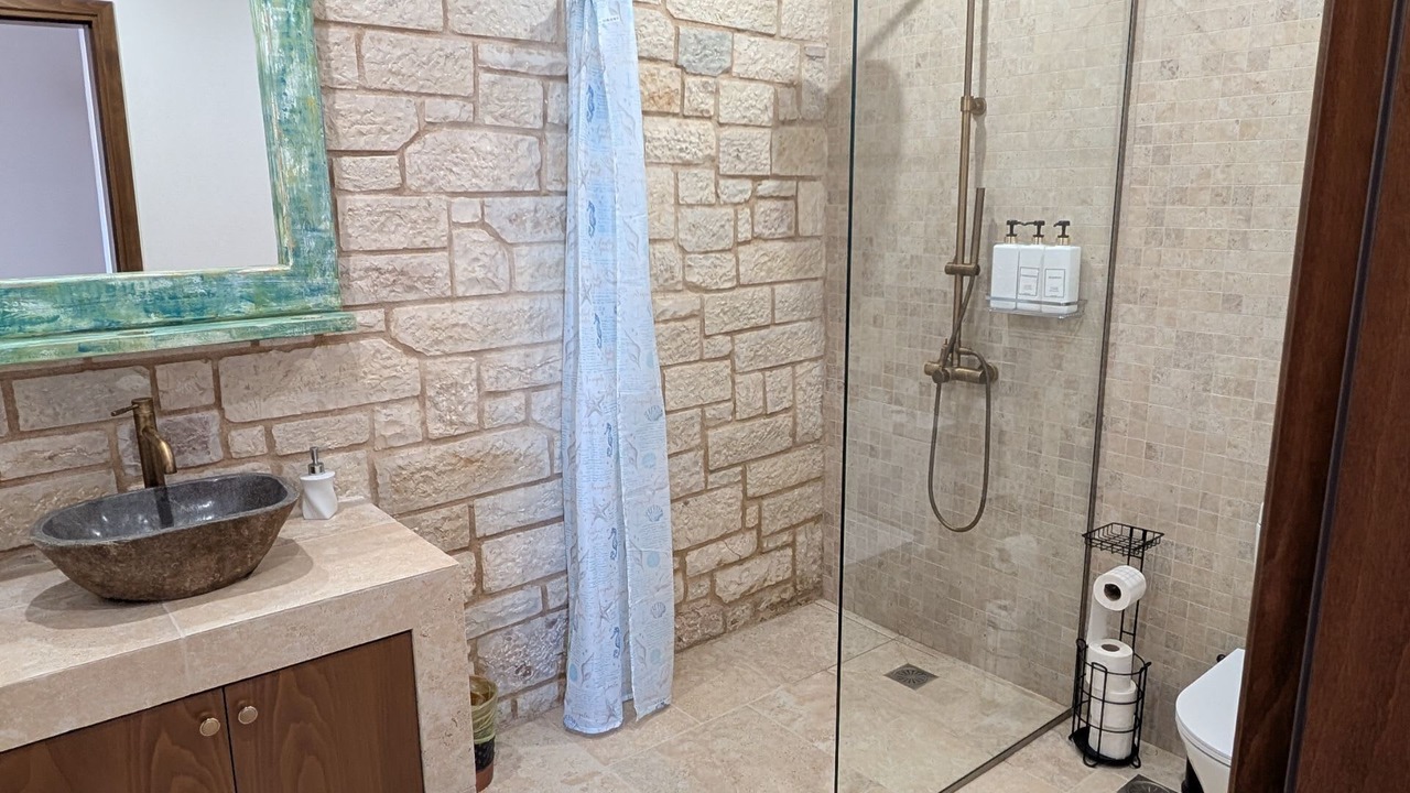 Photo of Bathroom in Kardamyli