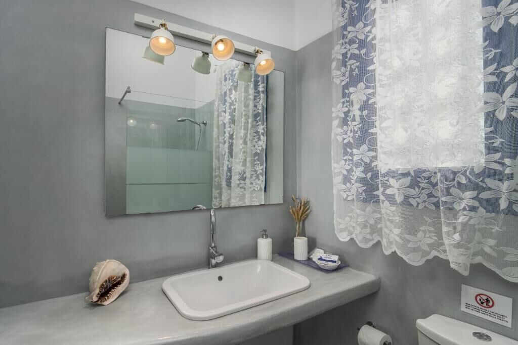 Photo of Bathroom in Adamas