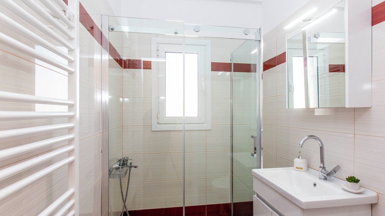 Photo of Bathroom in Metaxourgio