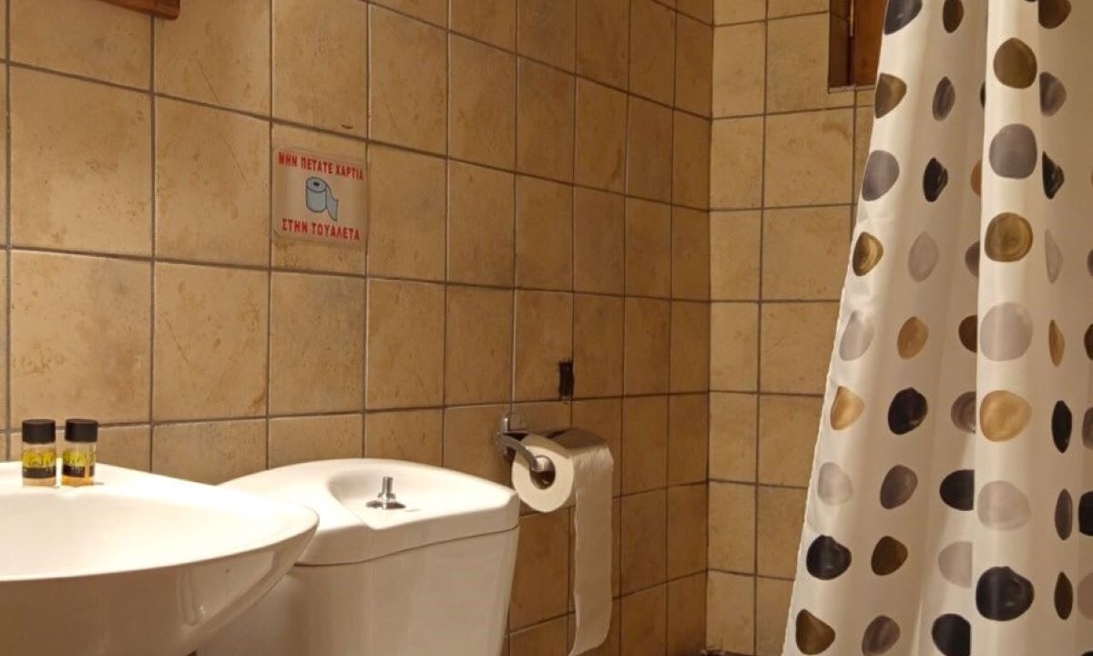 Photo of Bathroom in Goura