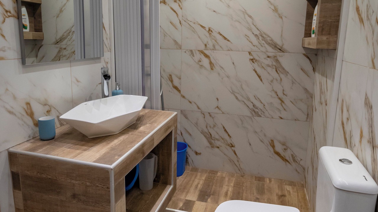 Photo of Bathroom in Aigaleo