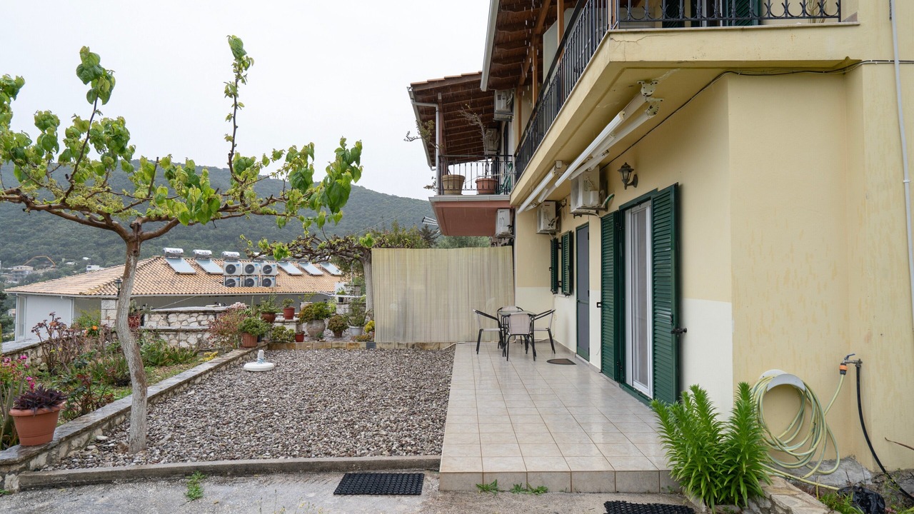 Photo of Patio Balcony in Mikros Gialos