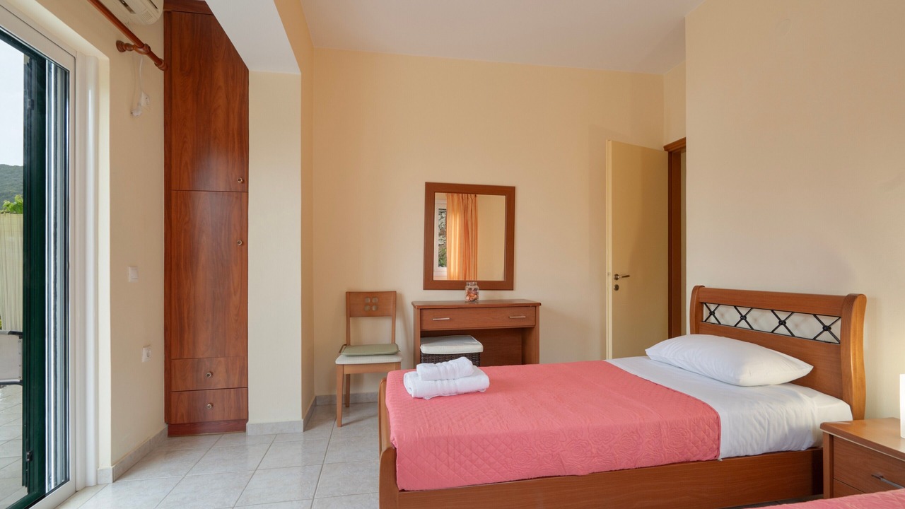 Photo of Bedroom in Mikros Gialos