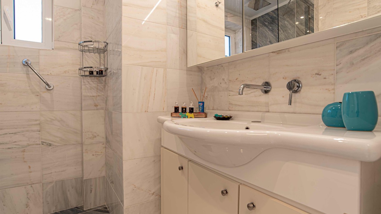 Photo of Bathroom in Anavyssos