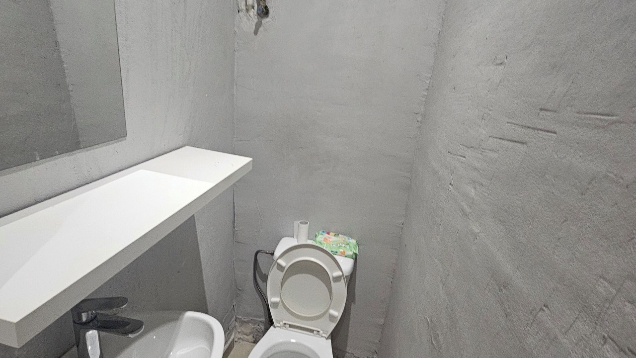 Photo of Bathroom in Aigaleo