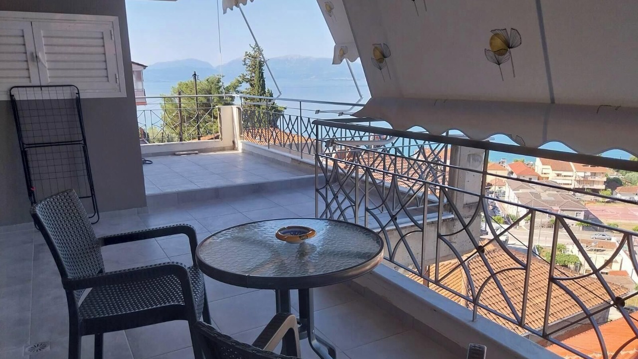 Photo of Patio Balcony in Menidion