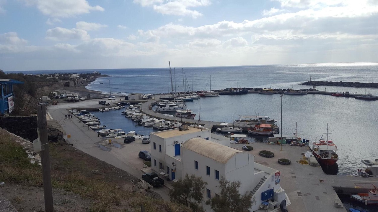 Photo of Others in Perissa