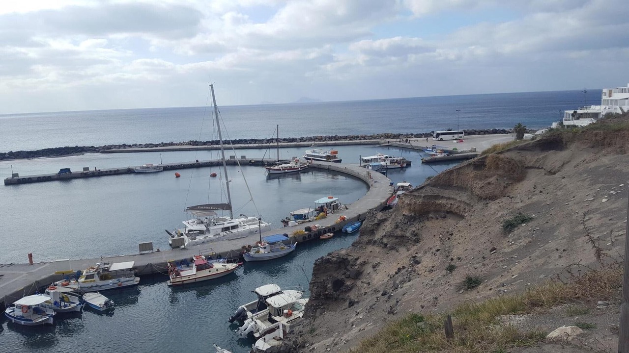 Photo of Others in Perissa