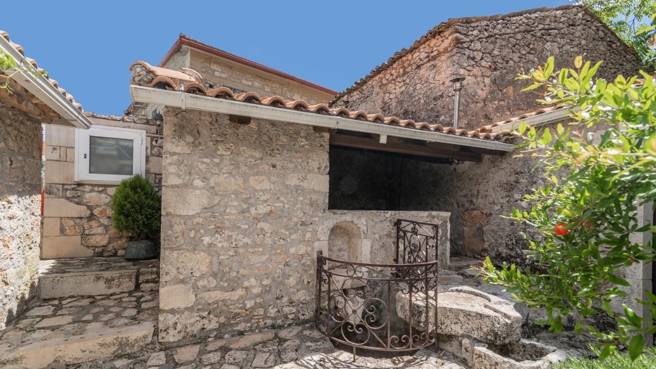 Photo of Outdoor in Loucha