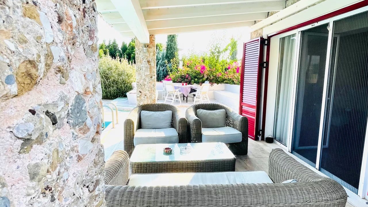 Photo of Patio Balcony in Plepi