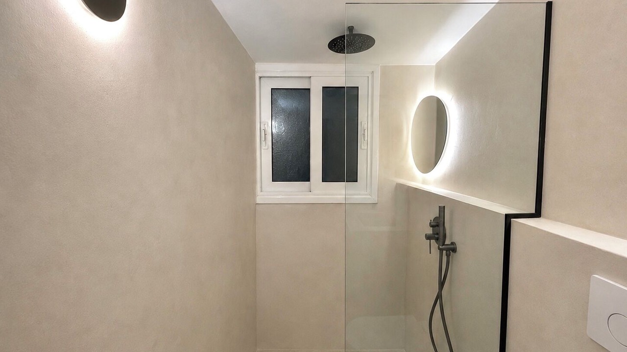 Photo of Bathroom in Nea Smirni