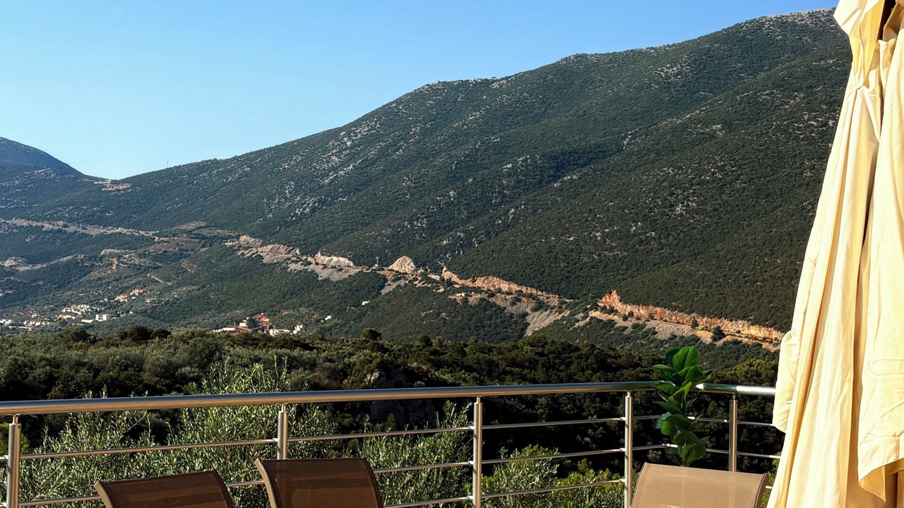Photo of Outdoor in Melissopetra