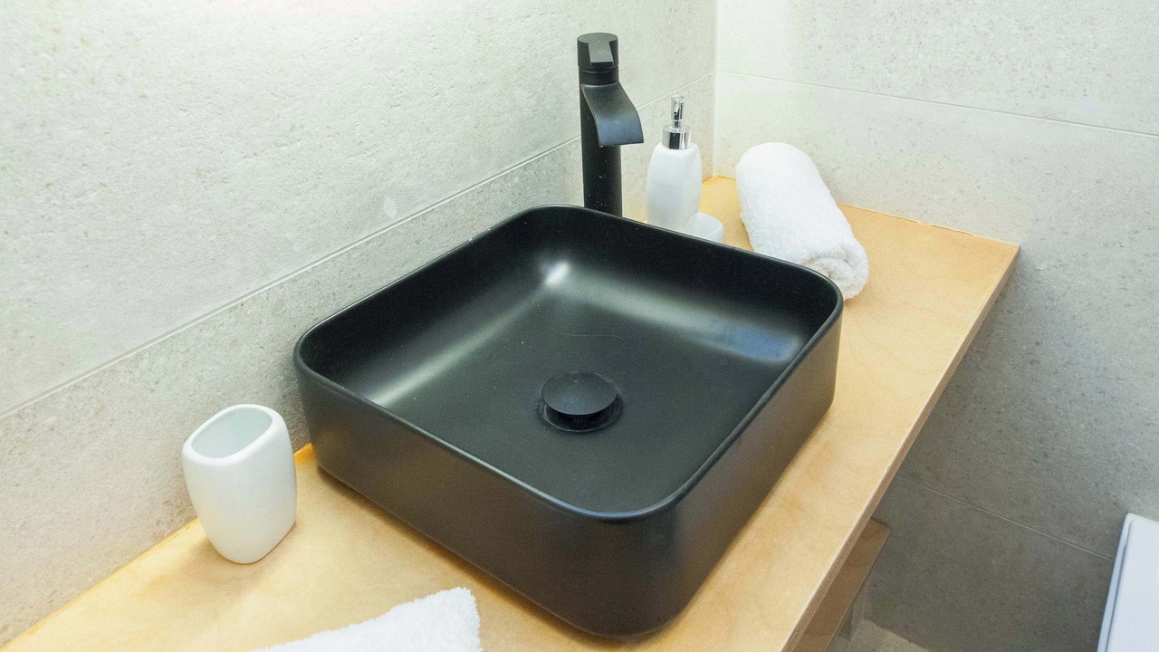 Photo of Bathroom in Galatsi