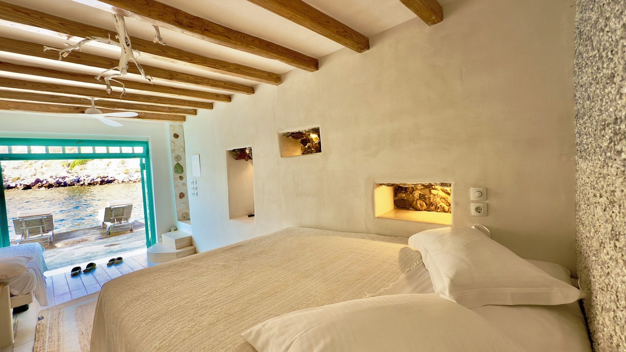 Photo of Bedroom in Milos