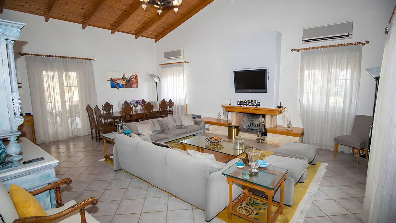 Photo of Livingroom in Pigadia
