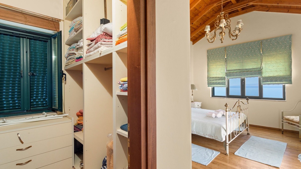 Photo of Bedroom in Lefktron