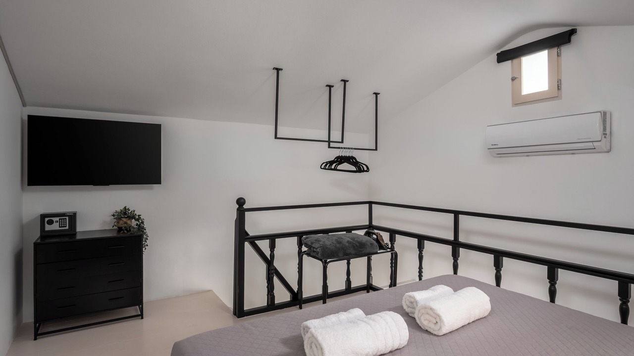 Photo of Bedroom in Symi