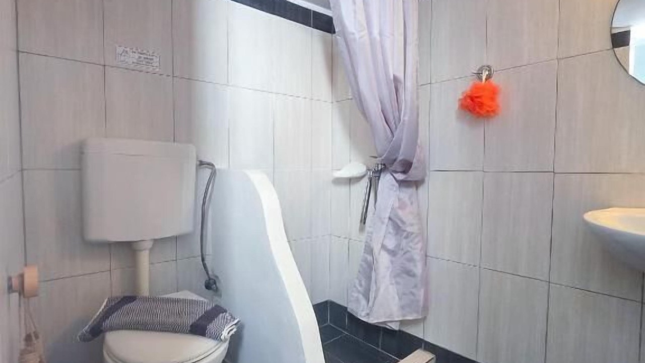 Photo of Bathroom in Vothon