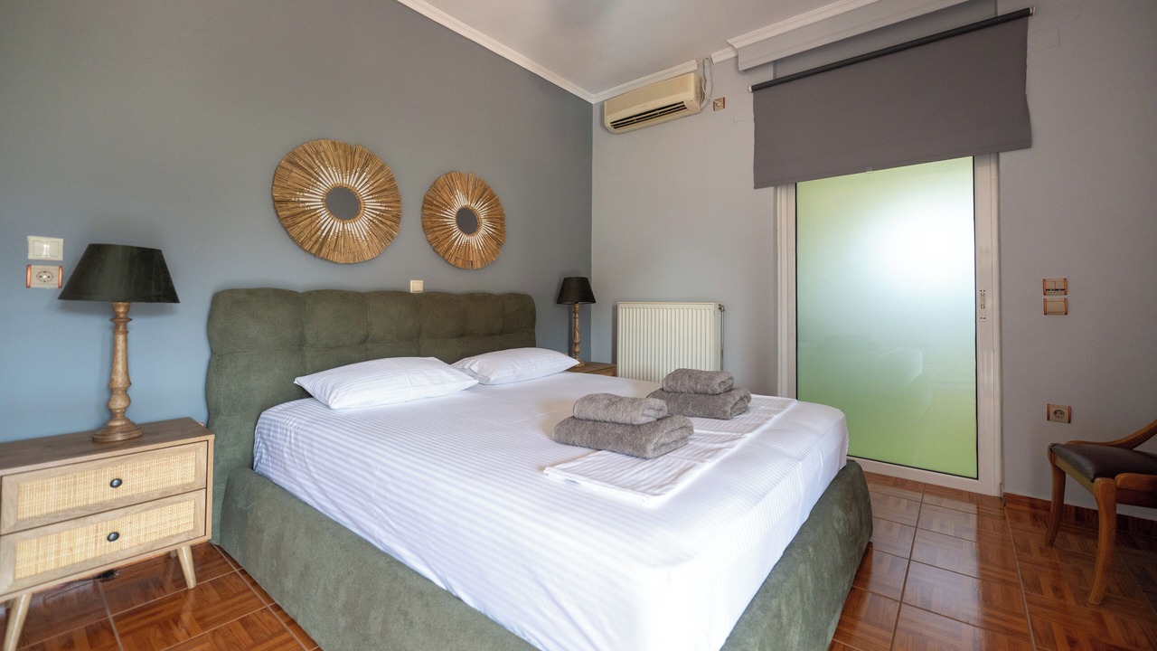 Photo of Bedroom in Aigialeia