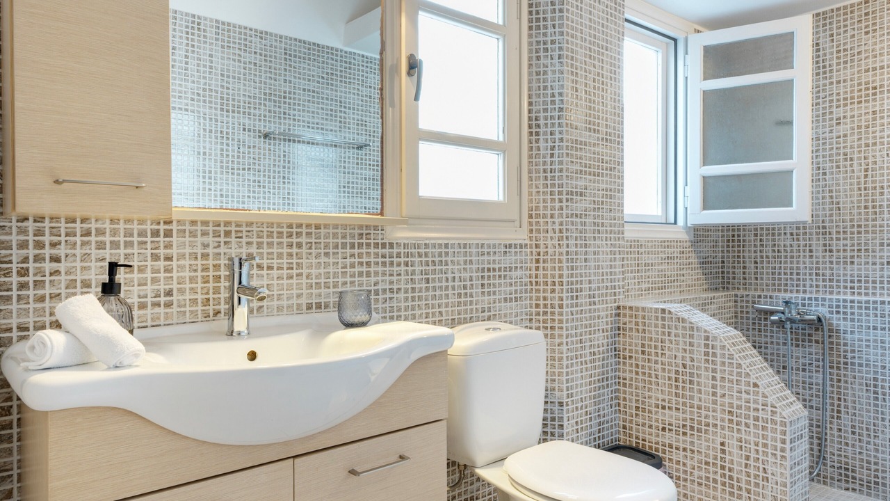 Photo of Bathroom in Skala
